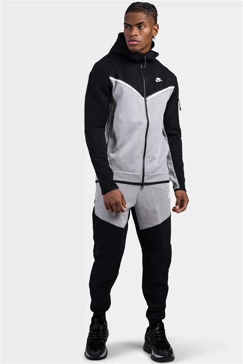 Heren Zwart Nike Tech